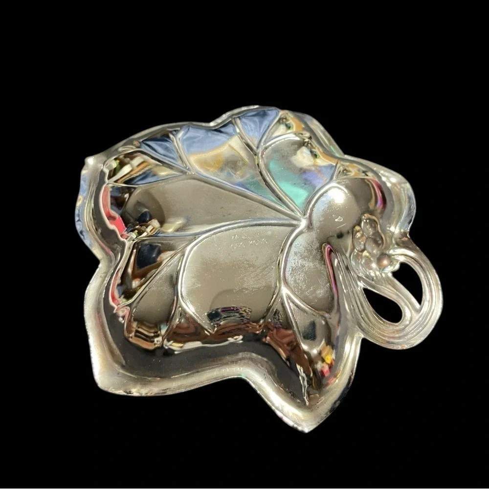 Vintage Silver Plated Grape Leaf Trinket Soap Candy Nut Serving Bowl Dish 6